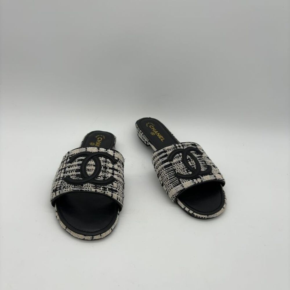 CHANEL CHANEL Black & White Tweed Flat Slip-on Sandals 42C